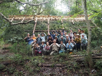 （会員寄稿）安房大神宮の森　縄文小屋の茅の葺き替えフィールドワークを開催しました！【後編】